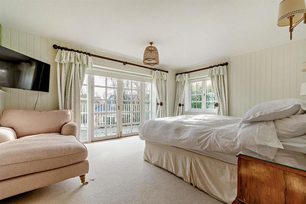 8633476-interior16-800.jpg