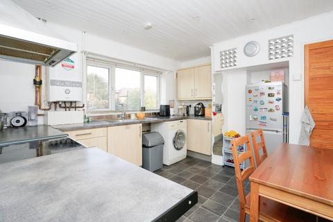 3 bedroom maisonette for sale, Forest Walk, Bushey, Hertfordshire, WD23