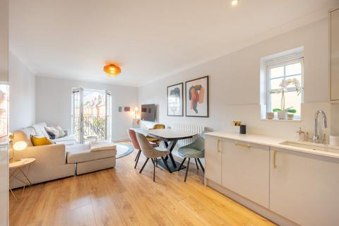 2 bedroom apartment for sale, Seaton Square, Mill Hill, NW7