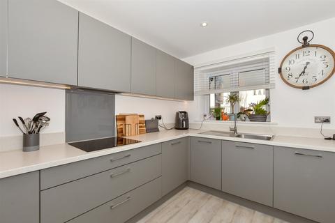 3 bedroom terraced house for sale, Chapman Close, Snodland, Kent