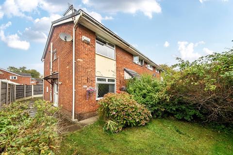2 bedroom end of terrace house for sale, Andover Avenue, Alkrington, Middleton, Manchester, M24
