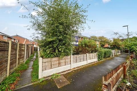 2 bedroom end of terrace house for sale, Andover Avenue, Alkrington, Middleton, Manchester, M24