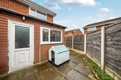 2 bedroom end of terrace house for sale, Andover Avenue, Alkrington, Middleton, Manchester, M24