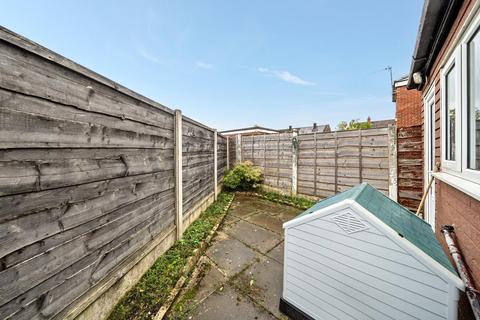 2 bedroom end of terrace house for sale, Andover Avenue, Alkrington, Middleton, Manchester, M24