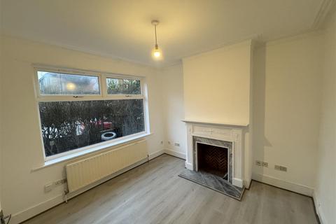 2 bedroom flat to rent, Sybourn Street, Walthamstow