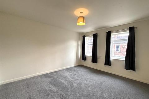 1 bedroom flat to rent, Burton Stone Lane, Burton Stone Lane