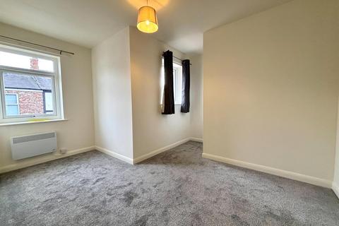 1 bedroom flat to rent, Burton Stone Lane, Burton Stone Lane