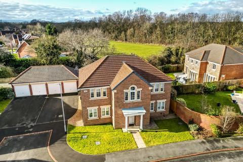 4 bedroom detached house for sale, Highgrove Close, Darlington