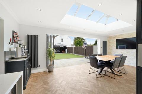 4 bedroom semi-detached house for sale, Sinclair Road, London E4