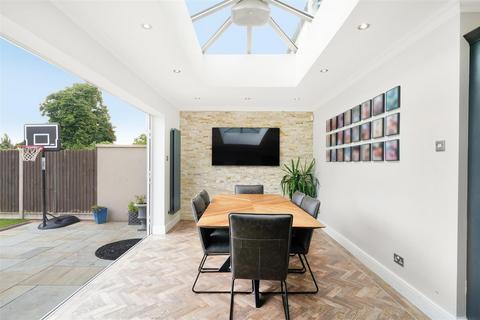 4 bedroom semi-detached house for sale, Sinclair Road, London E4