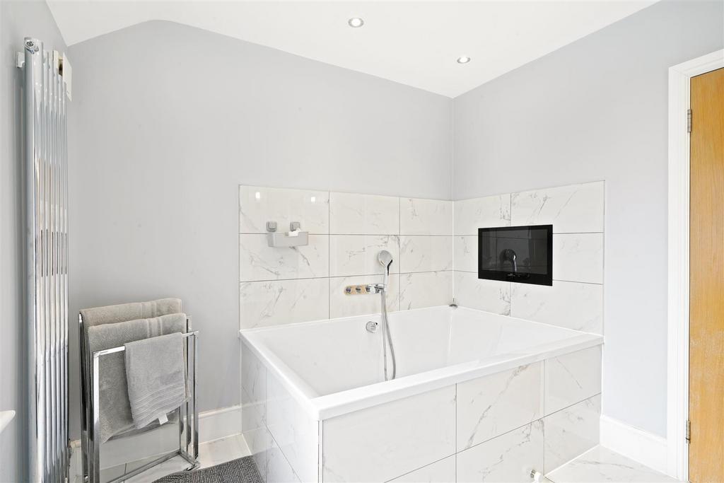 42 Sinclair Road - kft Qr65 Z42g Nj ODG21 Ze.jpg