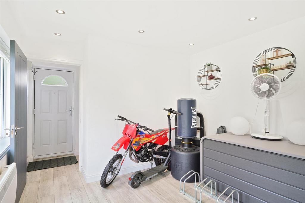 42 Sinclair Road - i GHZTl8b T052s ETmu Cs4.jpg