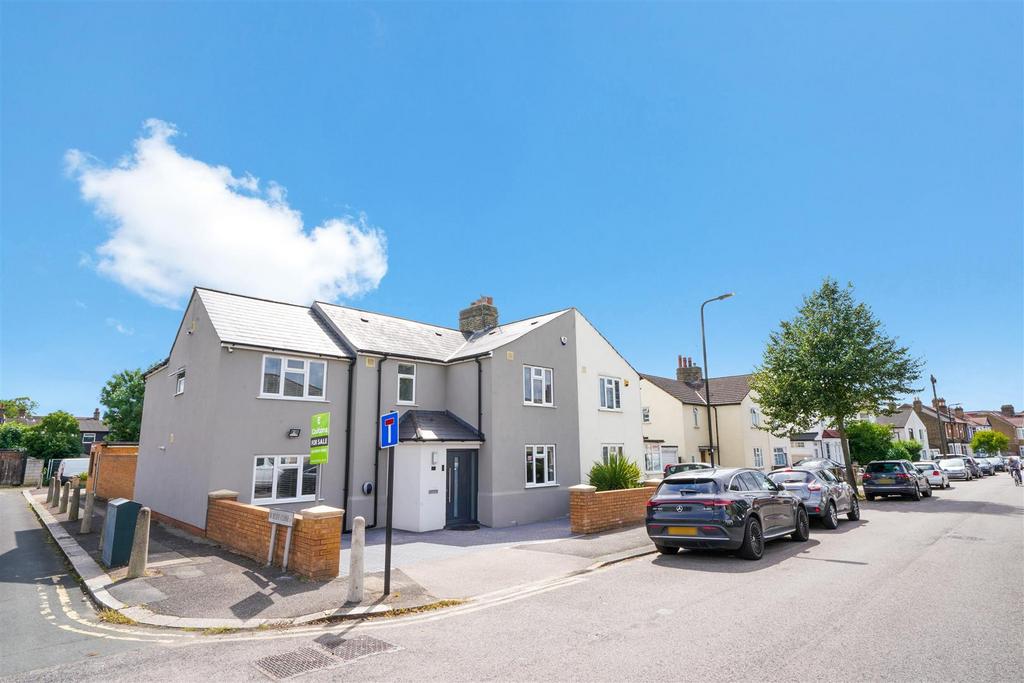 42 Sinclair Road - q JLPm Zi LIlg7uj Lw USVP.jpg