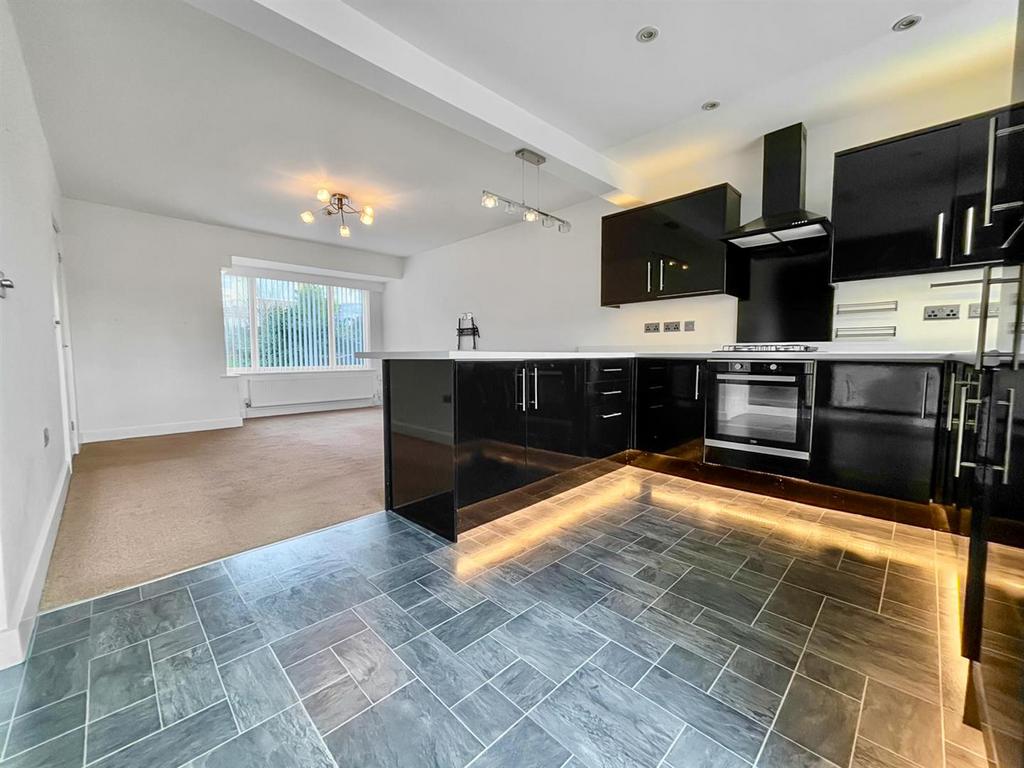 Fitted Kitchen: