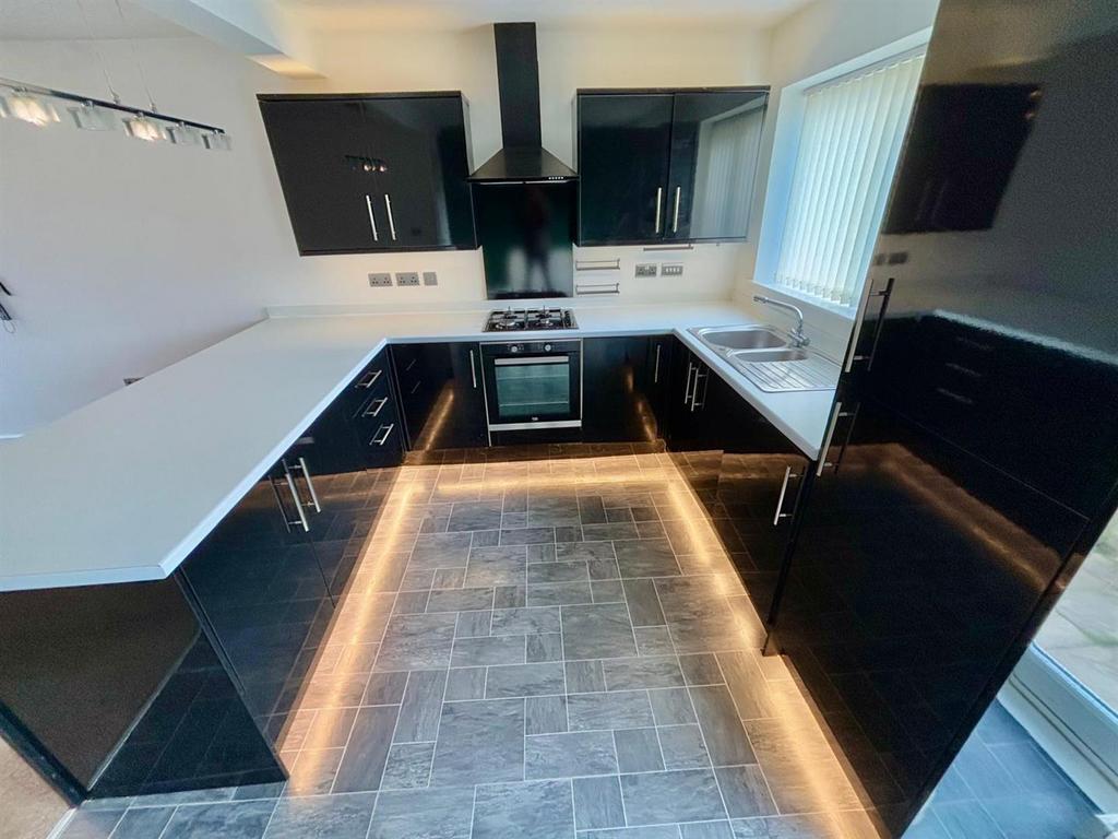 Fitted Kitchen: