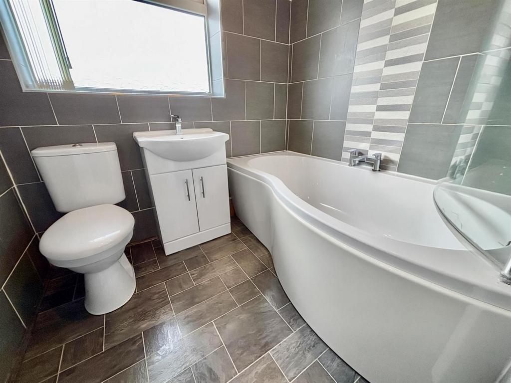 Bathroom / WC: