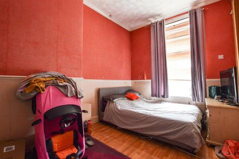 2 bedroom terraced house for sale, Oak Street, Elland, HX5