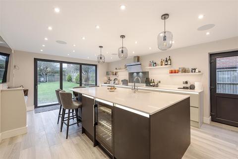 4 bedroom detached house for sale, Netherfield Road, Harpenden