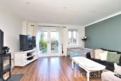 9 Robert Close, Chelmsford, CM2 6FJ
