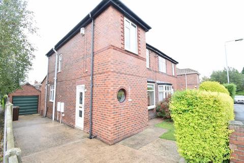 3 bedroom semi-detached house to rent, Grosvenor Avenue, Pontefract WF8