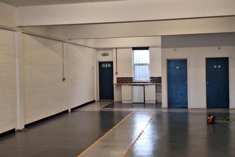 Industrial unit to rent, Wallsend