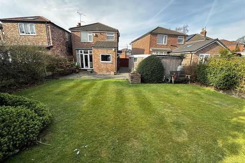 3 bedroom detached house for sale, Chestnut Drive, Sale