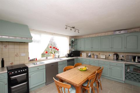 4 bedroom detached house for sale, 18 South Rise, Binbrook, Market Rasen LN8