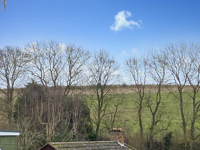 Rooftop & Wolds View - d.jpg