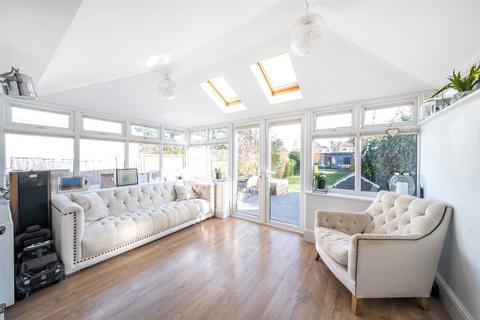 17 Birch Tree Avenue, West Wickham, BR4 9EG