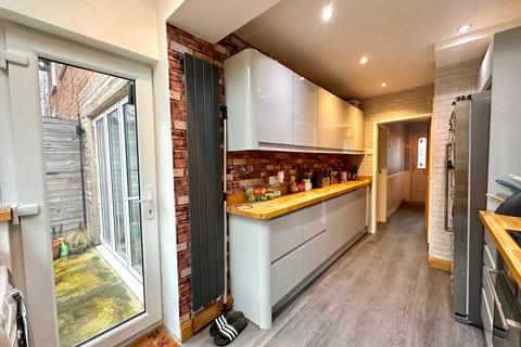 3 bedroom semi-detached house for sale, Woden Road East, Wednesbury WS10