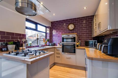 3 bedroom semi-detached house for sale, Thornhill Croft, Wakefield WF2