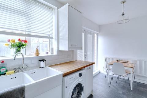 31 Nare Road, Aveley, South Ockendon, RM15 4RB