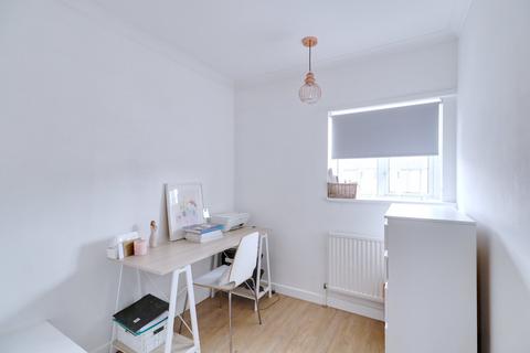 31 Nare Road, Aveley, South Ockendon, RM15 4RB