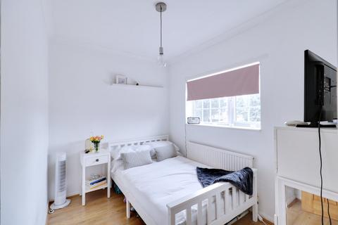 31 Nare Road, Aveley, South Ockendon, RM15 4RB