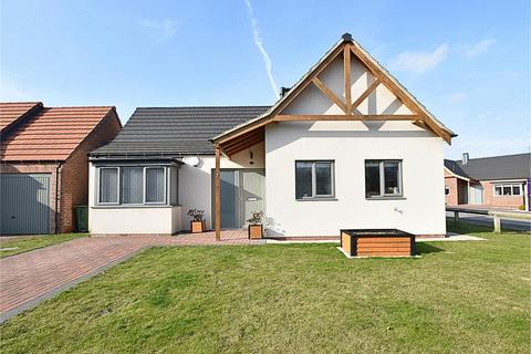 2 bedroom detached bungalow for sale, Kings Park Road, Scartho, Grimsby DN33