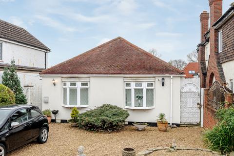 2 bedroom bungalow for sale, Woodmere Avenue, Croydon