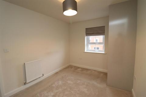 10 Airedale Drive, Brough, HU15 1US