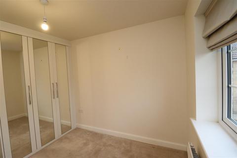 10 Airedale Drive, Brough, HU15 1US