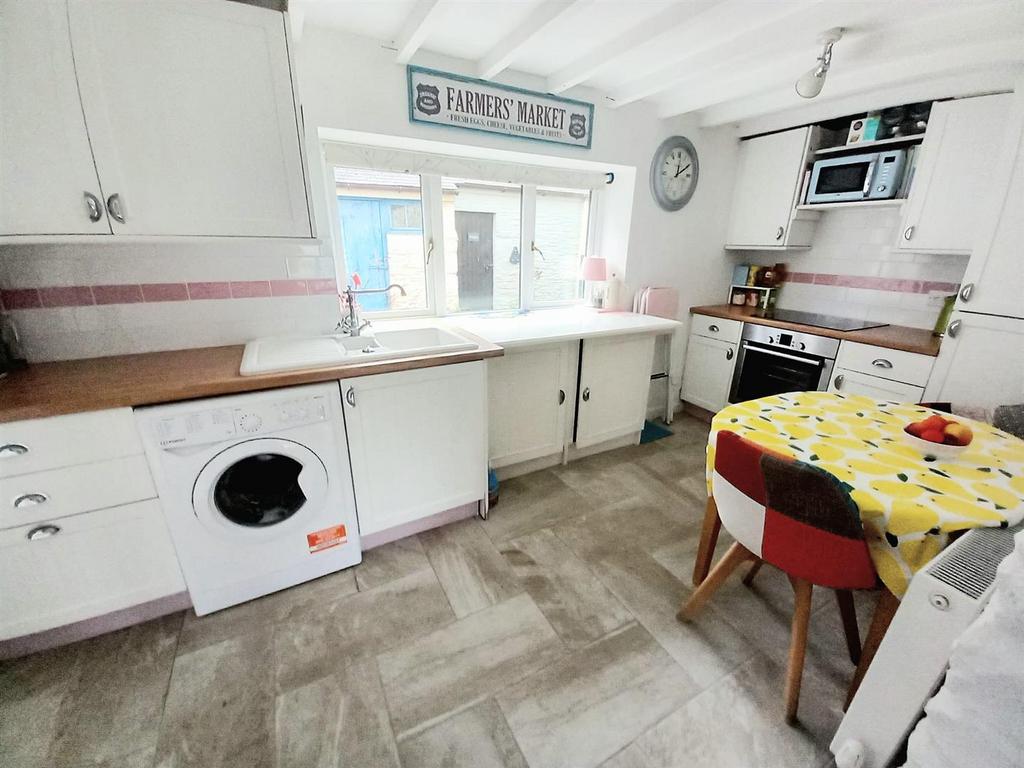 Kitchen.JPG