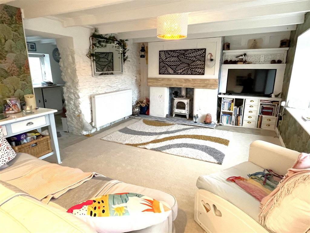 Sitting room 2.JPG