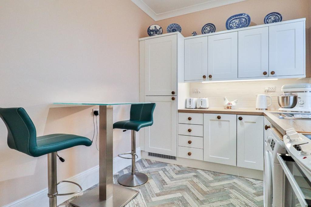 Kitchen/Diner II