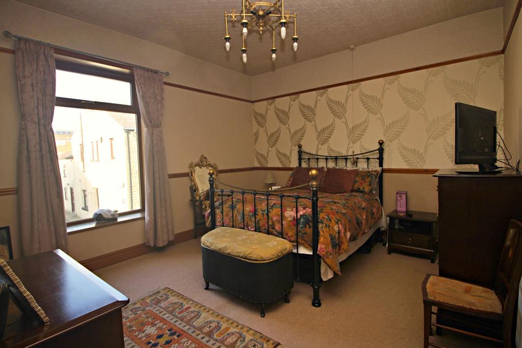 Main Double Bedroom