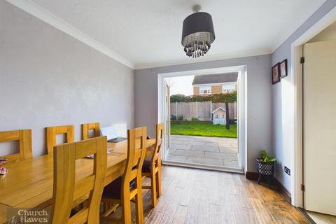 4 bedroom detached house for sale, Wallace Binder Close, Maldon