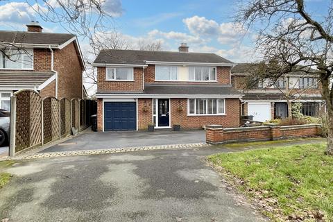 4 bedroom detached house for sale, Oakham Drive, Coalville, LE67