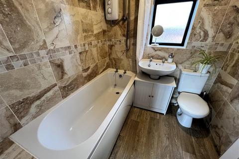 15 Oakwell Drive, Askern, Doncaster, DN6 0DA
