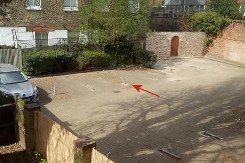 Parking to rent, Sugar Loaf Walk, London E2