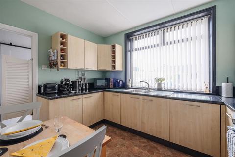 258 Halifax Road, Brighouse, HD6 2QG