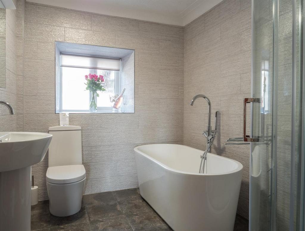 Elmtree Bathroom.jpg
