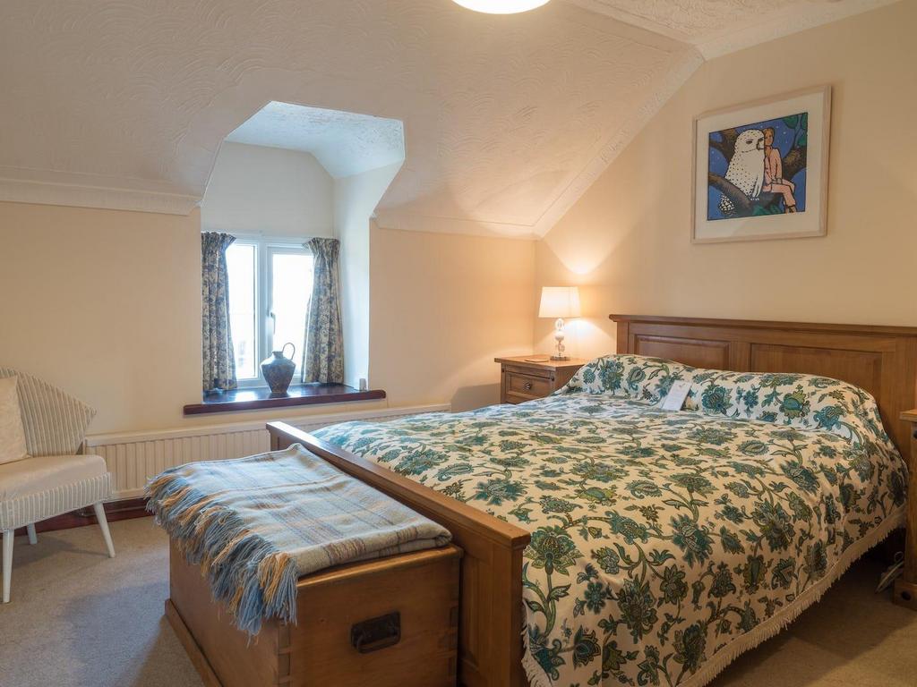 Oaktree Bedroom.jpg
