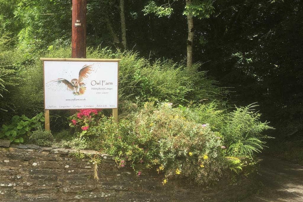 Owl Farm - Road Sign.jpg